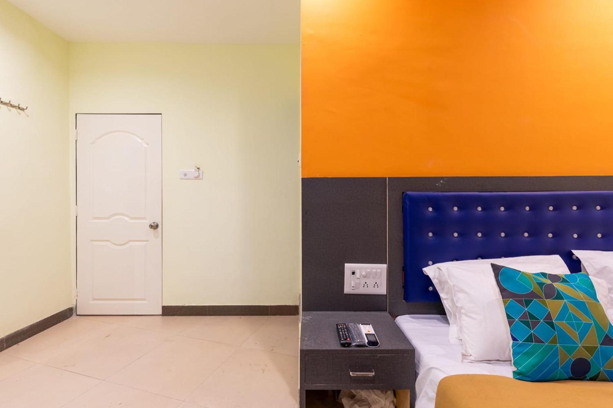 Hotel Shera Residency Мумбаи Экстерьер фото